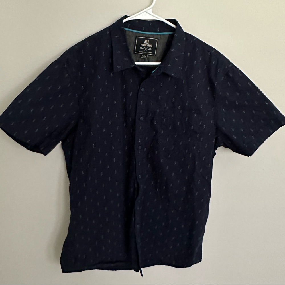 Men’s patterned button up
